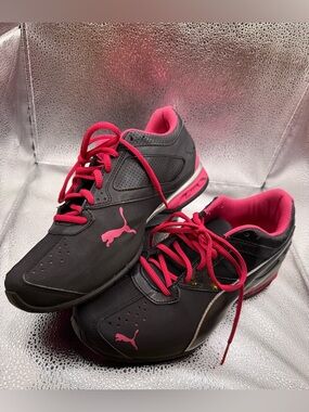 PUMA Tazon 6 Womens Black/Pink Athletic Shoes Size 9